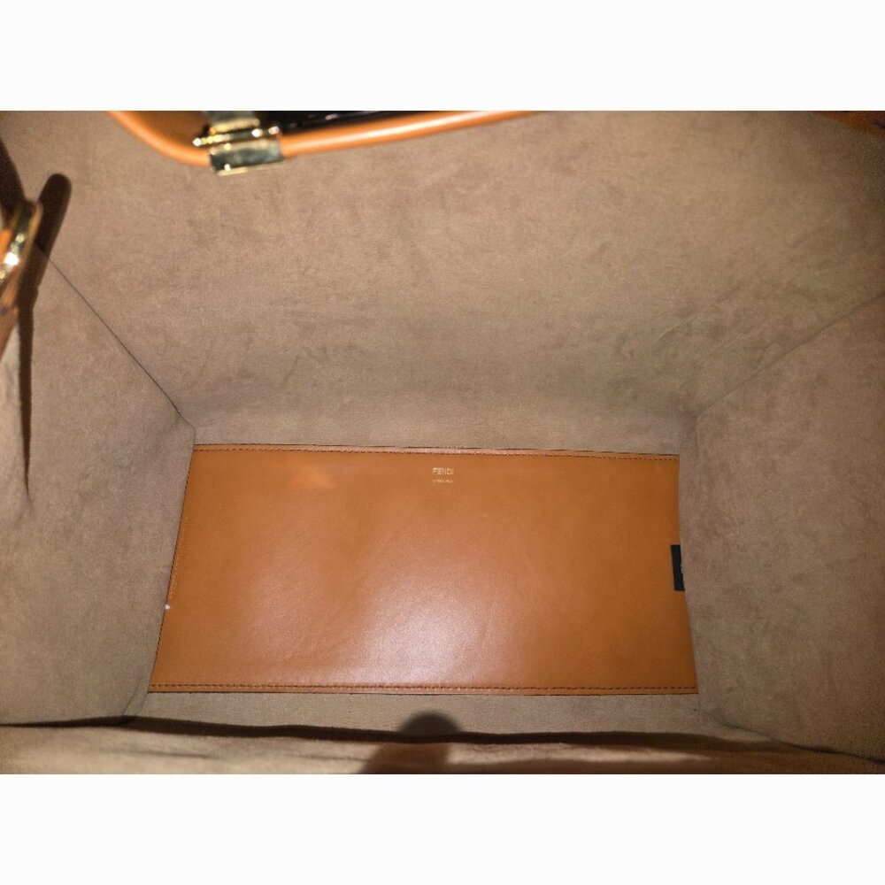 Pristine Authentic Fendi Roma Satchel - Picture 5 of 12